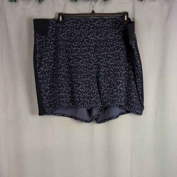 Athleta Black and Blue Athletic Shorts. NWOT - Picture 1 of 7